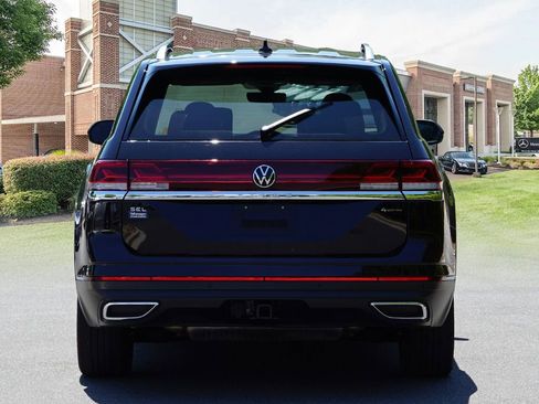 Used 2024 Volkswagen Atlas SEL AWD/4WD image 5