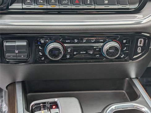 Used 2024 Chevrolet Silverado 1500 High Country AWD/4WD image 29