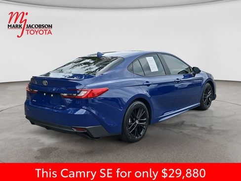 Used 2025 Toyota Camry SE FWD image 9