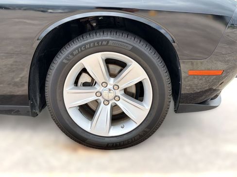 Used 2023 Dodge Challenger SXT RWD image 12