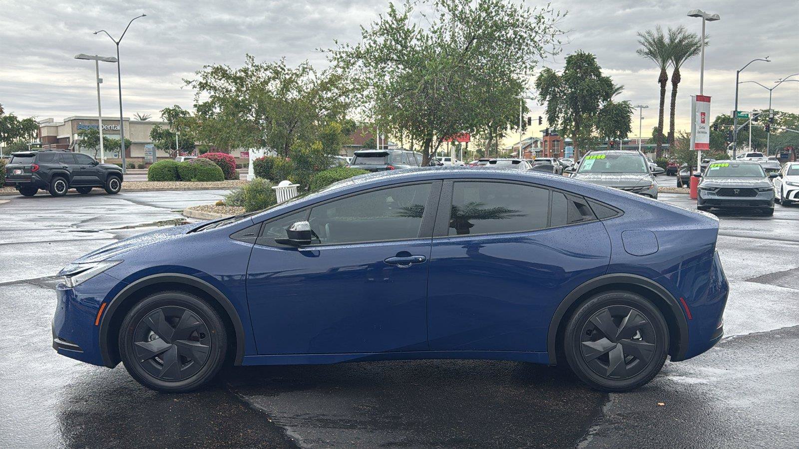 Used 2026 Toyota Prius Plug-In Hybrid FWD image 5