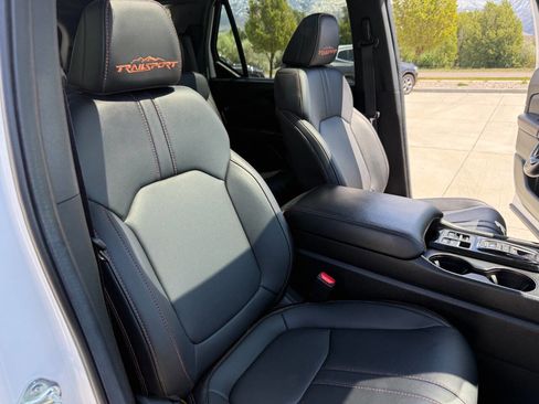 Used 2025 Honda Pilot TrailSport image 30