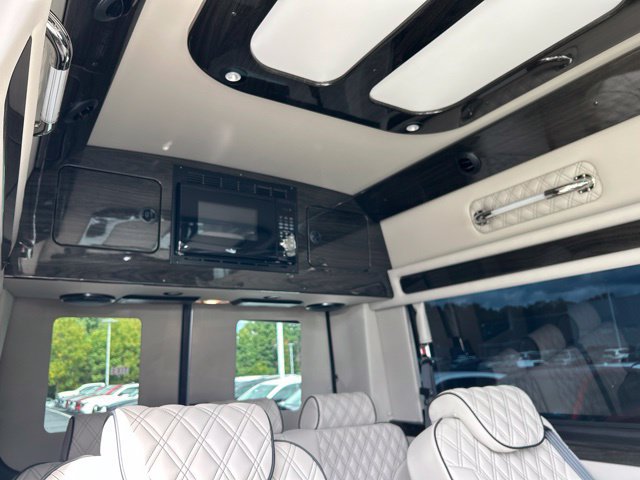 Used 2025 Mercedes-Benz Sprinter 2500 image 30