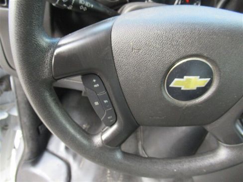 Used 2016 Chevrolet Express 3500 image 21