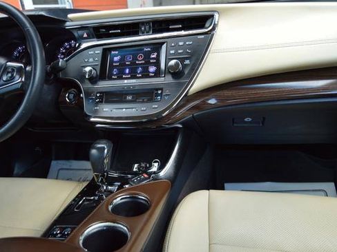 Used 2013 Toyota Avalon Limited FWD image 19