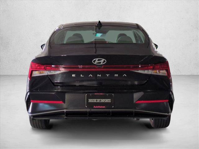 Used 2025 Hyundai Elantra SEL FWD image 7