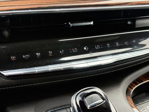 Certified 2023 Cadillac Escalade Premium Luxury w/ Performance Package AWD/4WD image 26