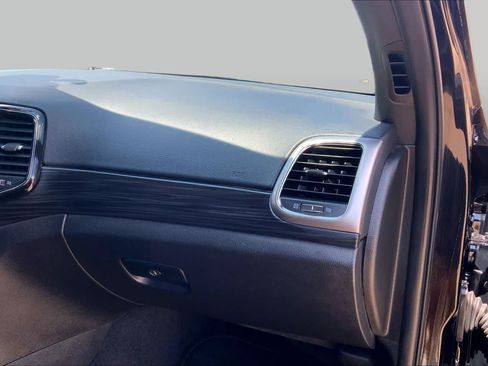 Used 2022 Jeep Grand Cherokee Laredo X RWD image 19