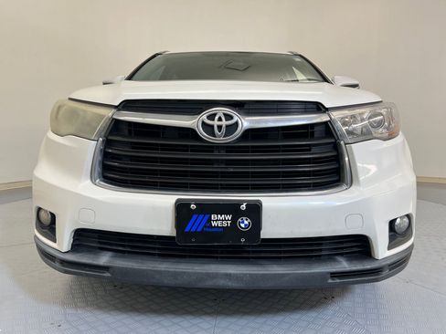 Used 2016 Toyota Highlander XLE image 6