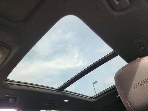 Used 2024 Chevrolet Traverse RS image 11