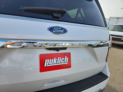Used 2018 Ford Expedition Max Limited w/ Equipment Group 302A AWD/4WD image 45