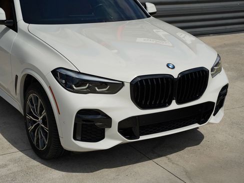 Used 2022 BMW X5 sDrive40i w/ M Sport Package RWD image 7
