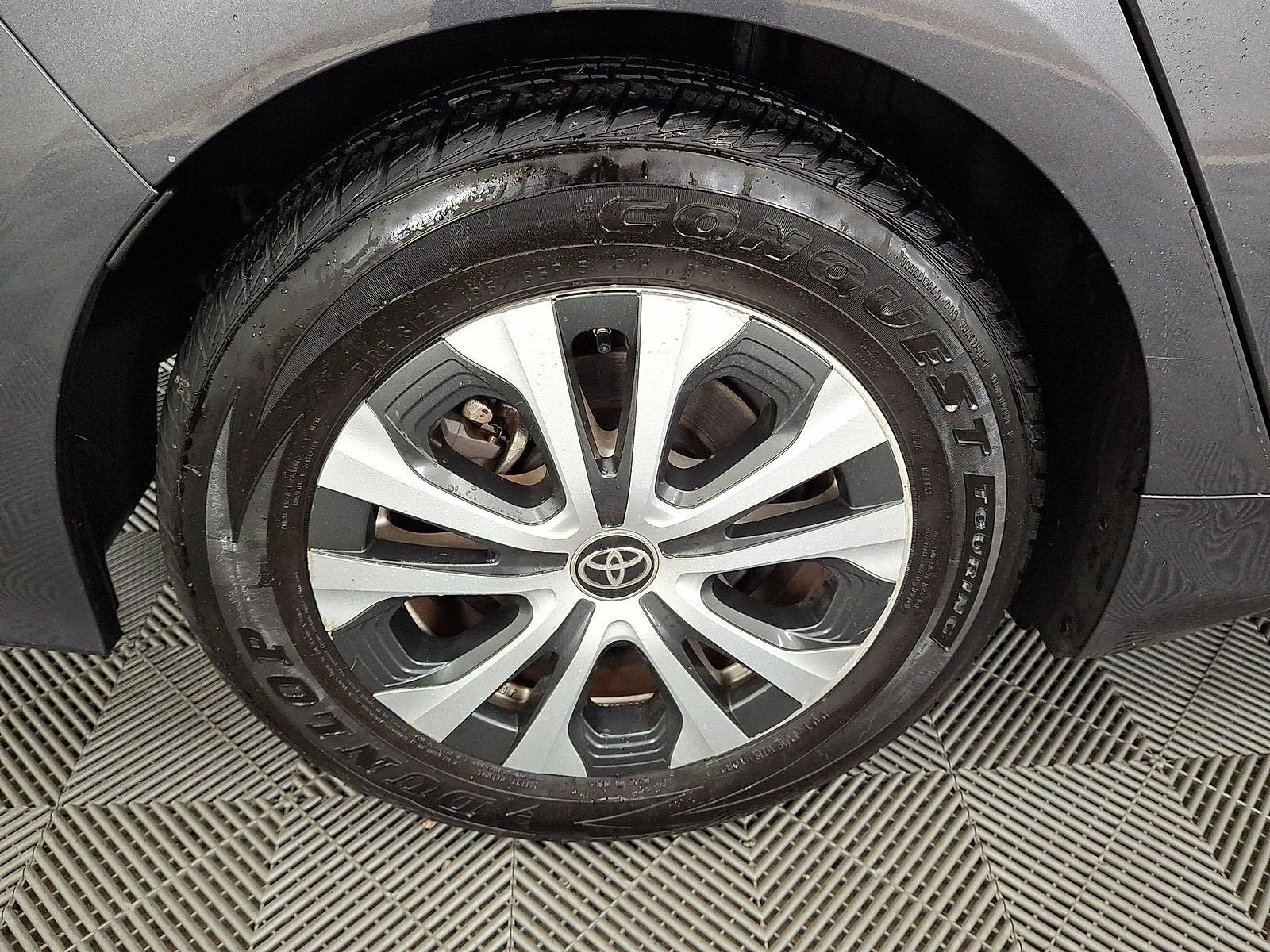 Used 2020 Toyota Prius Prime XLE FWD image 19