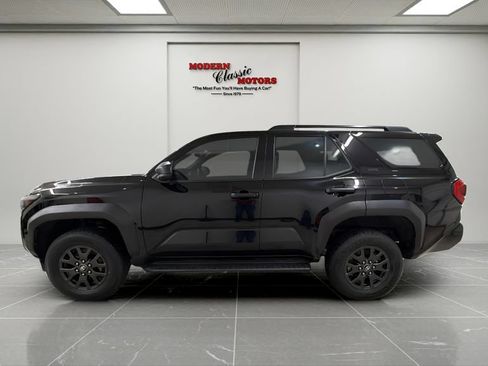 Used 2025 Toyota 4Runner SR5 AWD/4WD image 2