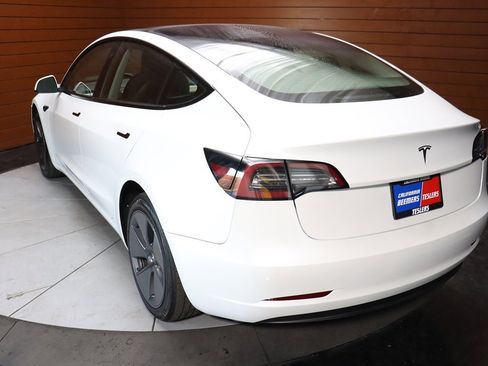 Used 2022 Tesla Model 3 image 10
