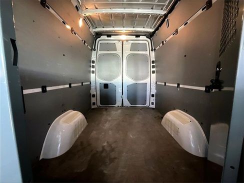 Used 2024 Mercedes-Benz Sprinter 2500 image 12