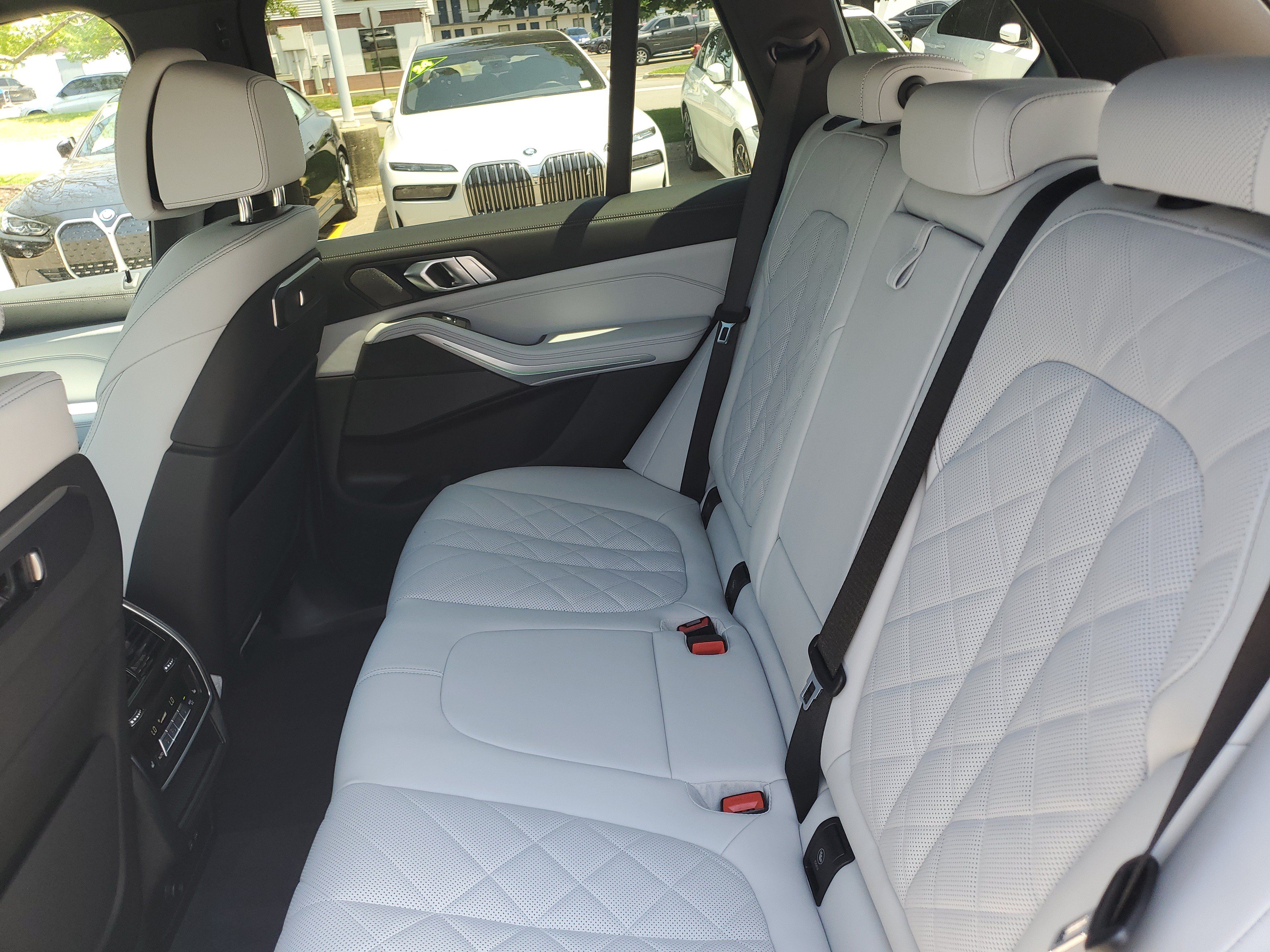 Certified 2024 BMW X5 xDrive40i w/ Premium Package AWD/4WD image 28