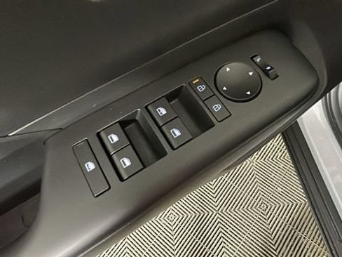 Certified 2025 Hyundai Kona SEL FWD image 10