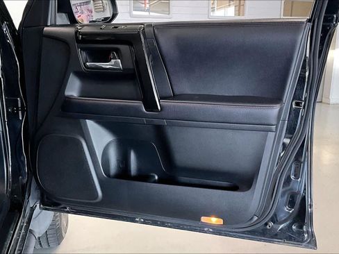 Used 2019 Toyota 4Runner TRD Off-Road Premium AWD/4WD image 24