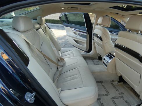 Used 2016 BMW 750i xDrive image 41
