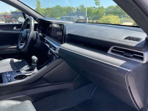 Used 2021 Chevrolet Silverado 1500 High Country w/ Technology Package AWD/4WD image 34