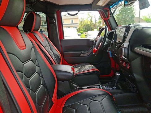 Used 2017 Jeep Wrangler Unlimited Sport AWD/4WD image 11