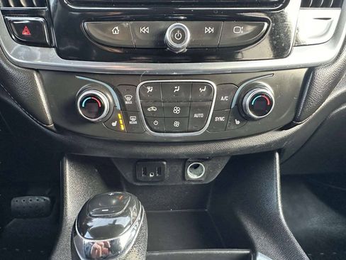 Used 2019 Chevrolet Traverse LT AWD/4WD image 36