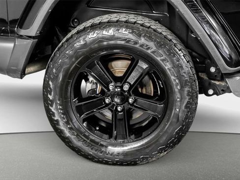 Used 2021 Jeep Wrangler Unlimited Sahara AWD/4WD image 9