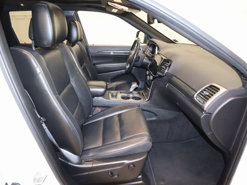 Used 2020 Jeep Grand Cherokee Limited image 21