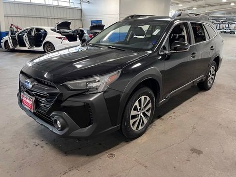 Used 2023 Subaru Outback Premium AWD/4WD image 7