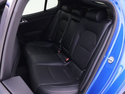 Used 2020 Kia Stinger GT1 image 9