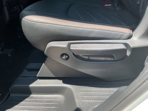 Used 2024 Nissan Pathfinder Platinum w/ Cargo Package FWD image 10