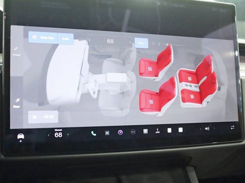 Used 2023 Tesla Model X Base image 19