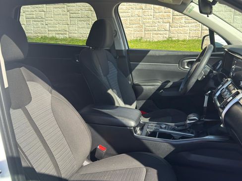 Used 2022 Kia Sorento LX FWD image 16