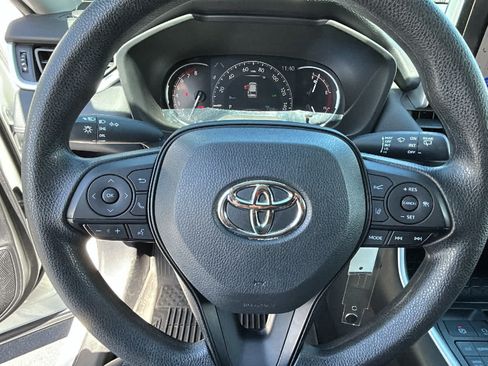 Used 2023 Toyota RAV4 LE AWD/4WD image 18