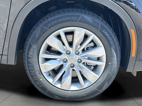 Used 2025 Mitsubishi Outlander ES FWD image 7