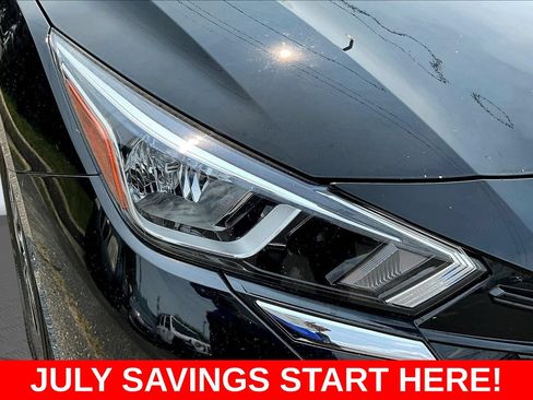 Used 2024 Nissan Versa S w/ S Plus Package FWD image 33