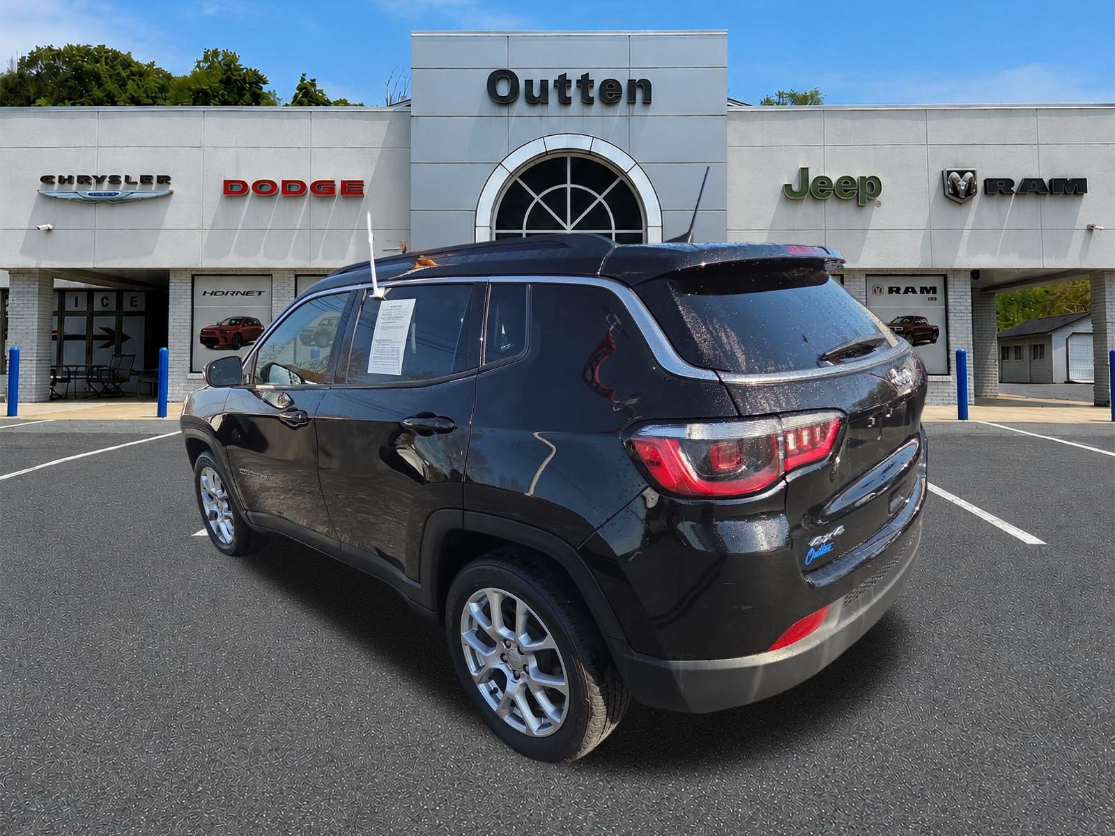 Certified 2022 Jeep Compass Latitude AWD/4WD image 6