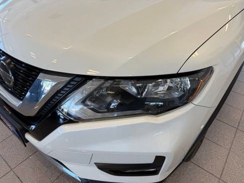 Used 2018 Nissan Rogue SV w/ Sun & Sound Touring Package AWD/4WD image 38