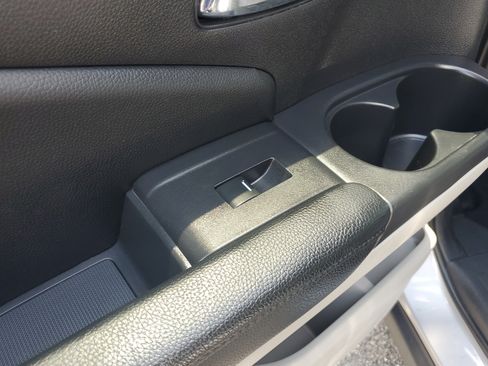 Used 2019 Honda Pilot Touring image 16
