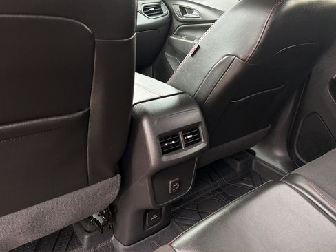 Used 2023 Chevrolet Equinox RS image 24
