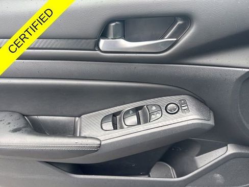 Used 2024 Nissan Altima 2.5 SV AWD/4WD image 9
