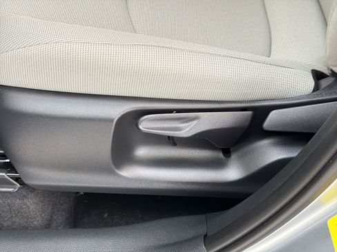 Used 2026 Toyota Corolla Cross LE FWD image 14