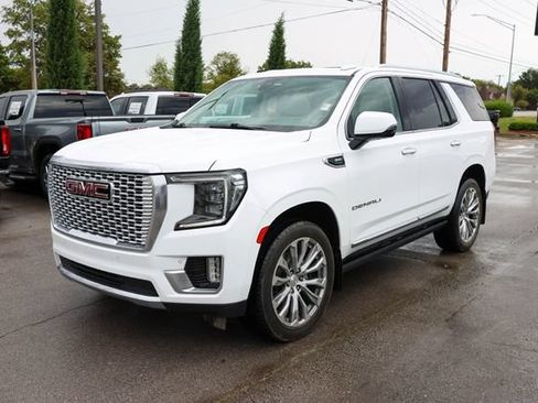 Used 2022 GMC Yukon Denali w/ Denali Premium Package AWD/4WD image 3