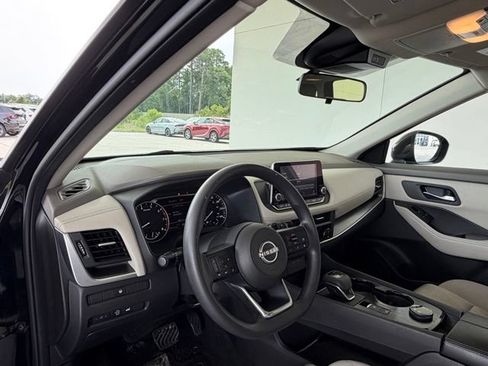 Used 2024 Nissan Rogue SV AWD/4WD image 13