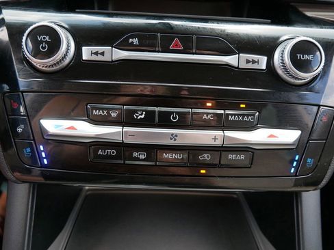 Used 2023 Ford Explorer Limited image 26