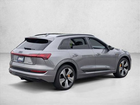 Used 2023 Audi e-tron Premium Plus w/ Premium Plus Package AWD/4WD image 5