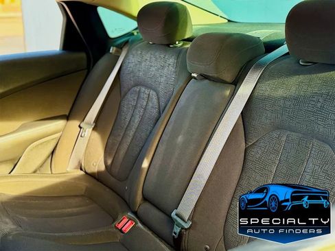 Used 2015 Chrysler 200 Limited w/ Convenience Group FWD image 17