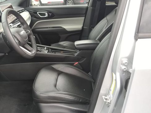 Used 2025 Jeep Compass Limited AWD/4WD image 15
