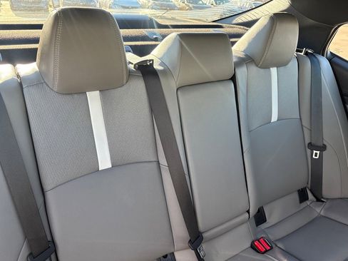 Used 2025 Toyota Camry SE image 34